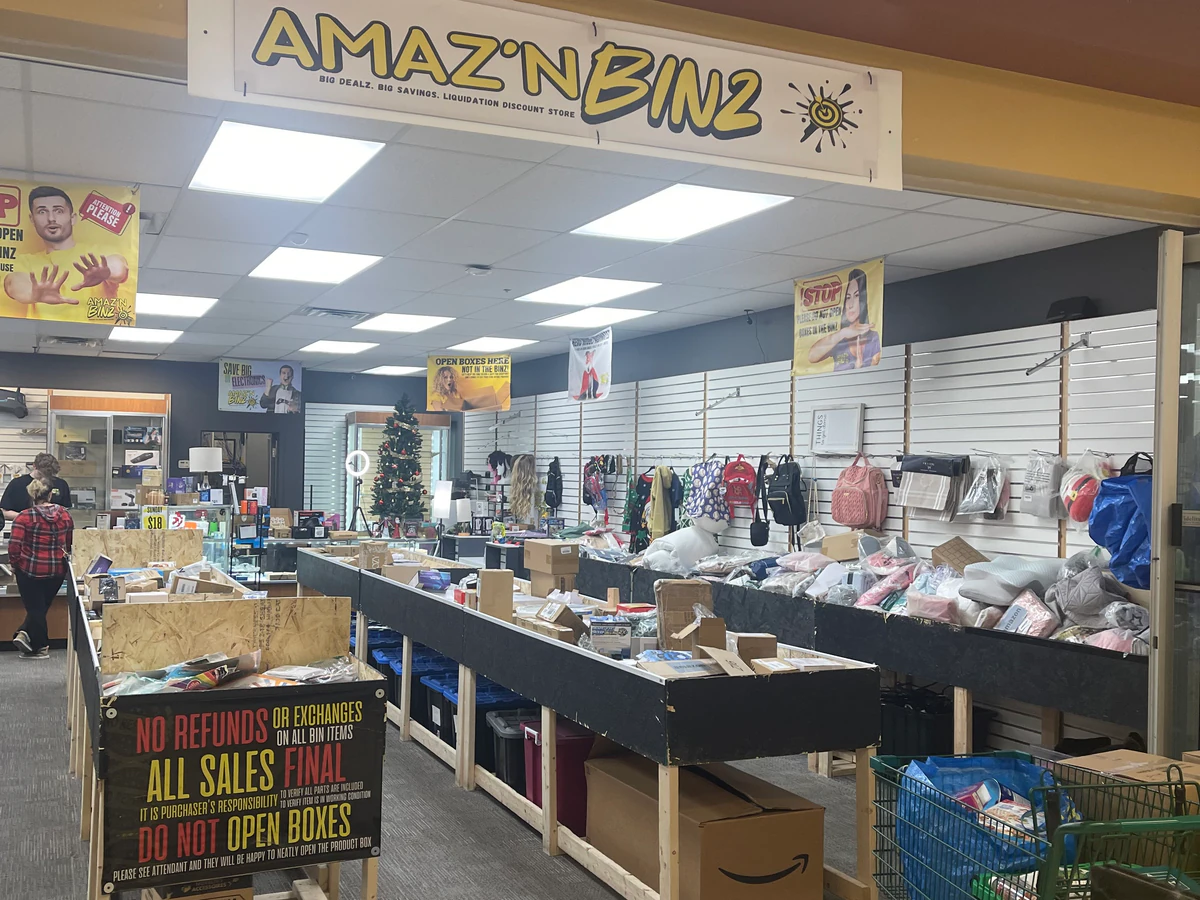 Amaz’n Binz bin store in Hanmer, Ontario — a Canadian liquidation store with daily price drops.