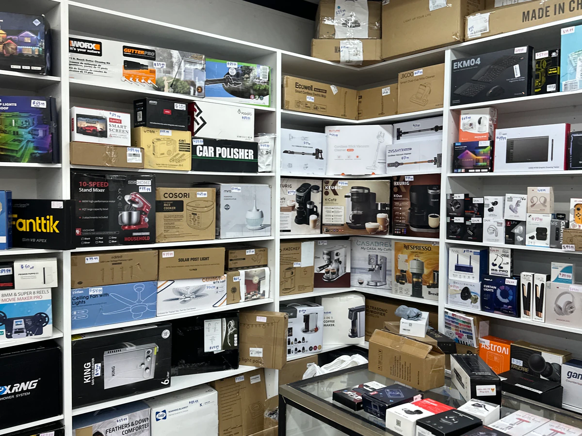Binz 4 All bin store in Windsor, Ontario — a Canadian liquidation store with daily price drops.