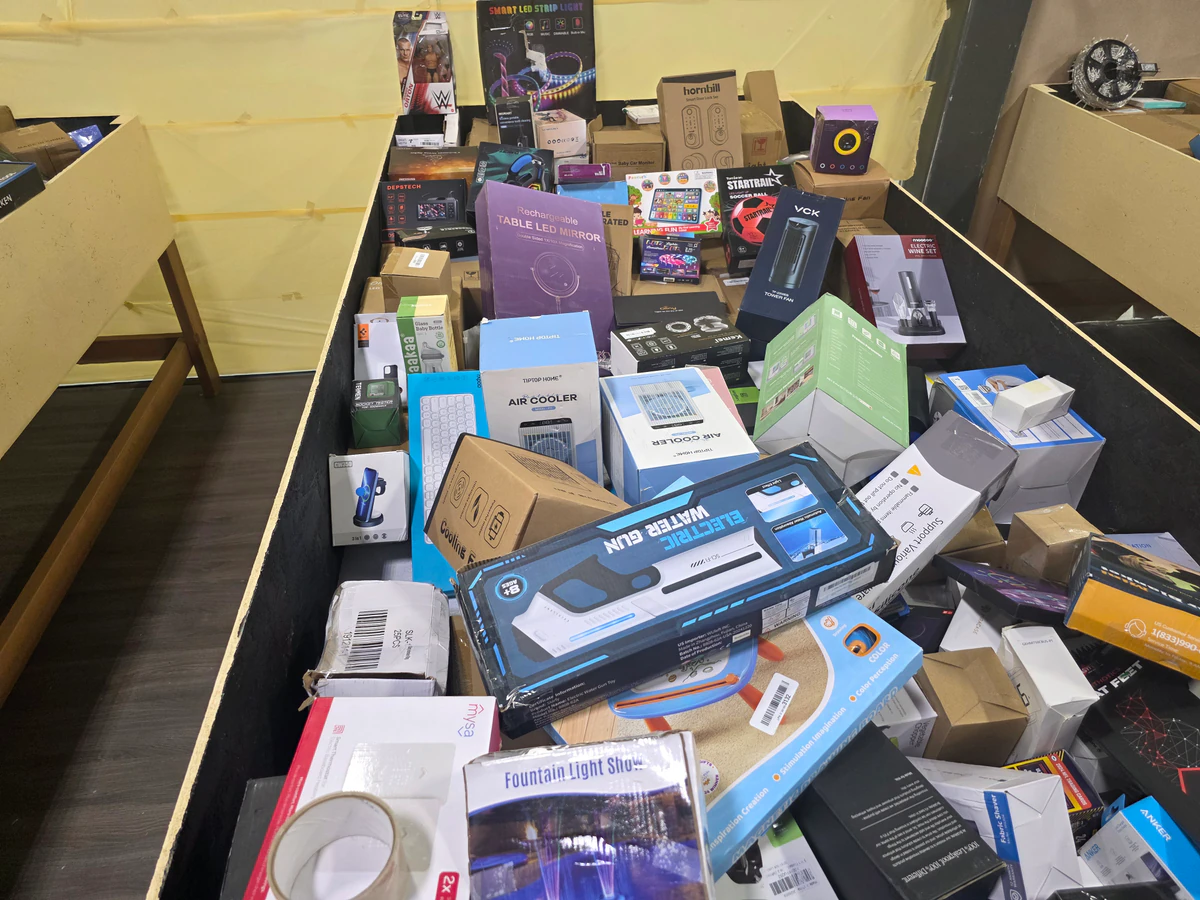 Buddy Binz bin store in Vaughan, Ontario — a Canadian liquidation store with daily price drops.