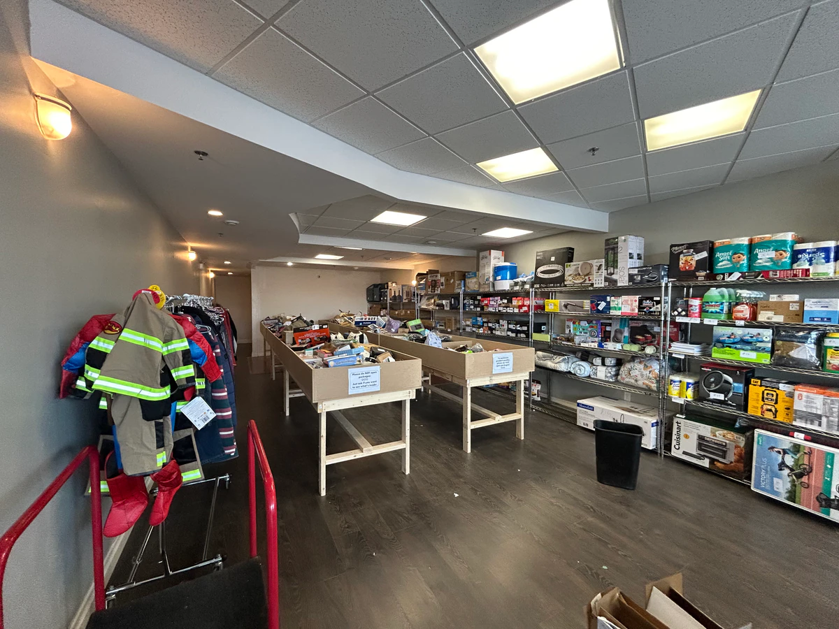 Crazy Dollar Binz bin store in Niagara Falls, Ontario — a Canadian liquidation store with daily price drops.