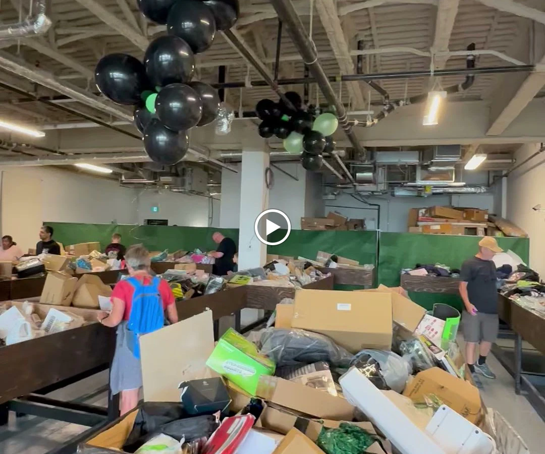 Deal Bins bin store in Oshawa, Ontario — a Canadian liquidation store with daily price drops.