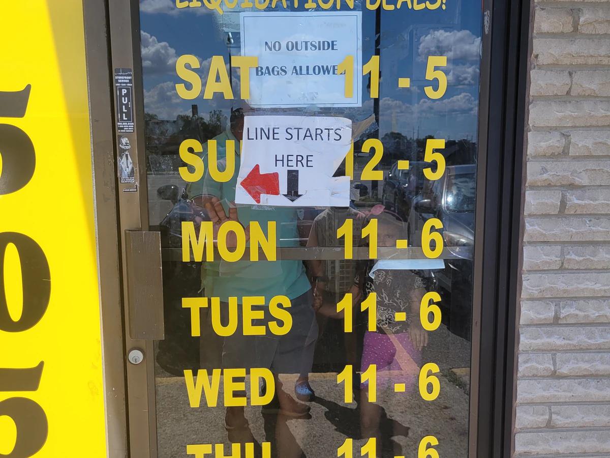 Elite Bins bin store in Brampton, Ontario — a Canadian liquidation store with daily price drops.