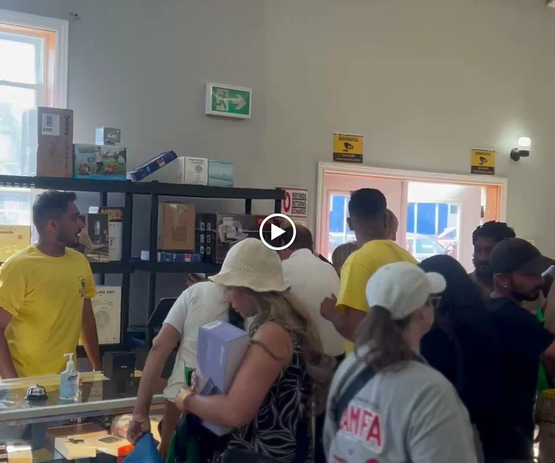 Loot Bins PEI bin store in Stratford, Prince Edward Island — a Canadian liquidation store with daily price drops.