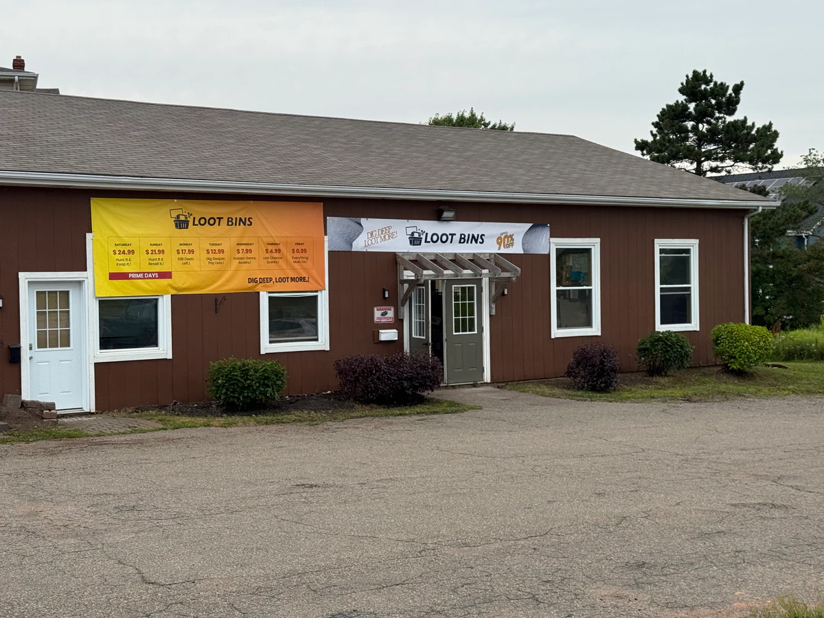 Loot Bins PEI bin store in Stratford, Prince Edward Island — a Canadian liquidation store with daily price drops.