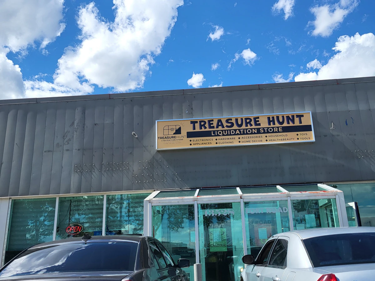 Treasure Hunt Liquidation Store bin store in Edmonton, Alberta — a Canadian liquidation store with daily price drops.