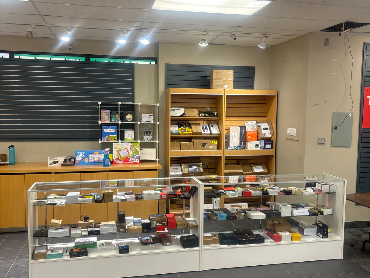 XYZ BINZ Liquidation bin store in Scarborough, Ontario — a Canadian liquidation store with daily price drops.