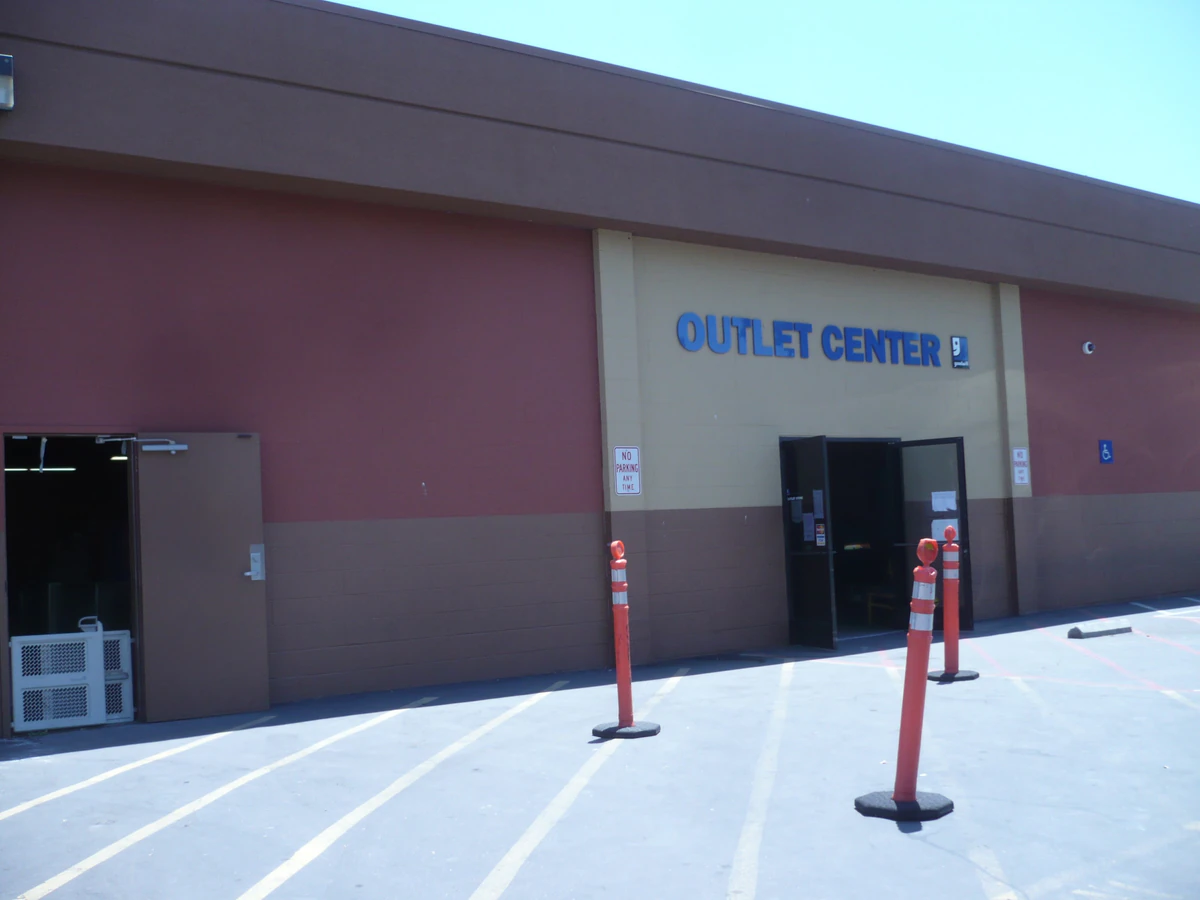 Goodwill Redwood Empire in Santa Rosa, California, featuring display shelves with books and home decor items.