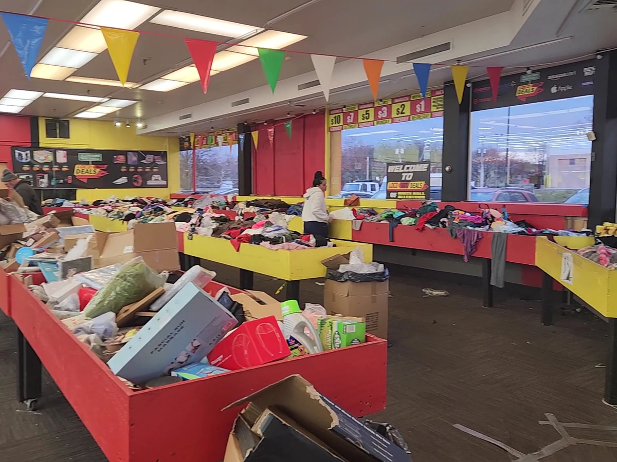 Allentown Loco Hot Deals – Bin Store in Whitehall, PA interior merchandise display - discount store in whitehall, pennsylvania.