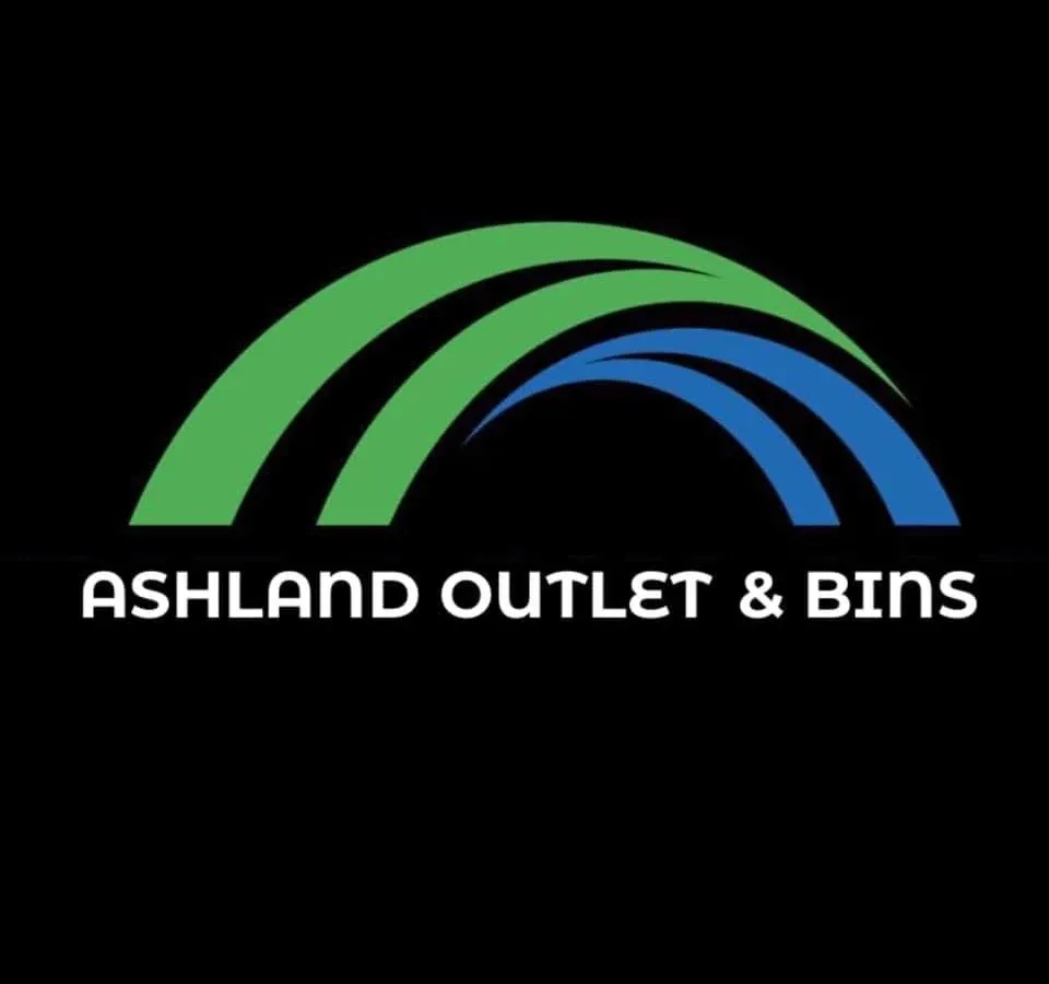 Ashland Outlet & Bins interior merchandise display - discount store in ashland, kentucky.