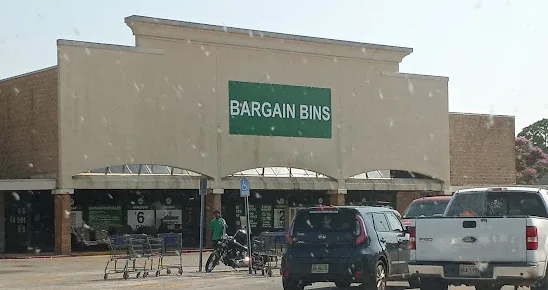 Bargain Bins Biloxi interior merchandise display - discount store in biloxi, mississippi.