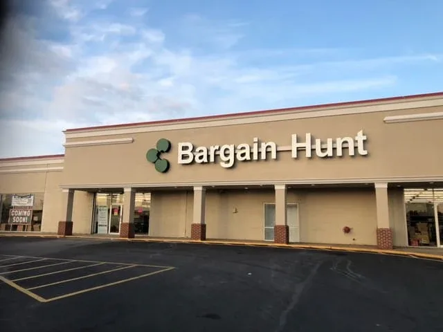 Bargain Hunt interior merchandise display - bin store in marietta, georgia.
