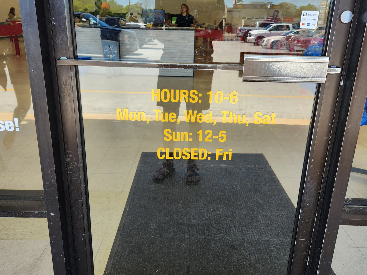 Bear Bins interior merchandise display - discount store in james city, north carolina.