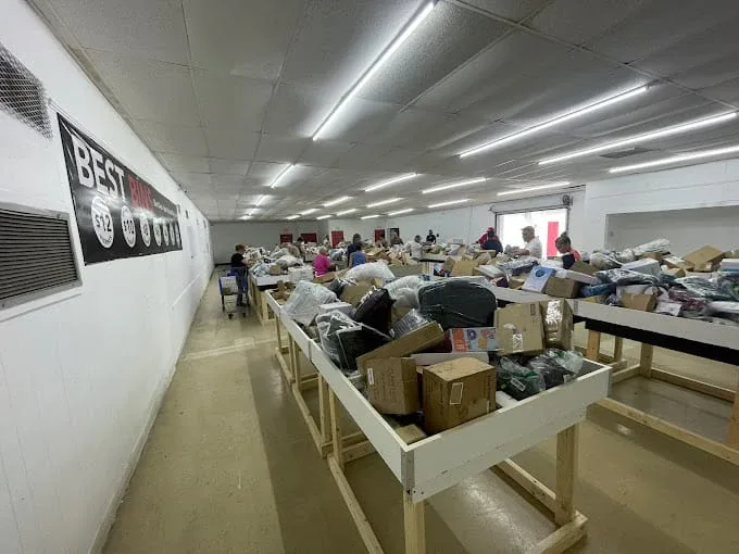 Best Bins interior merchandise display - bin store in zephyrhills, florida.