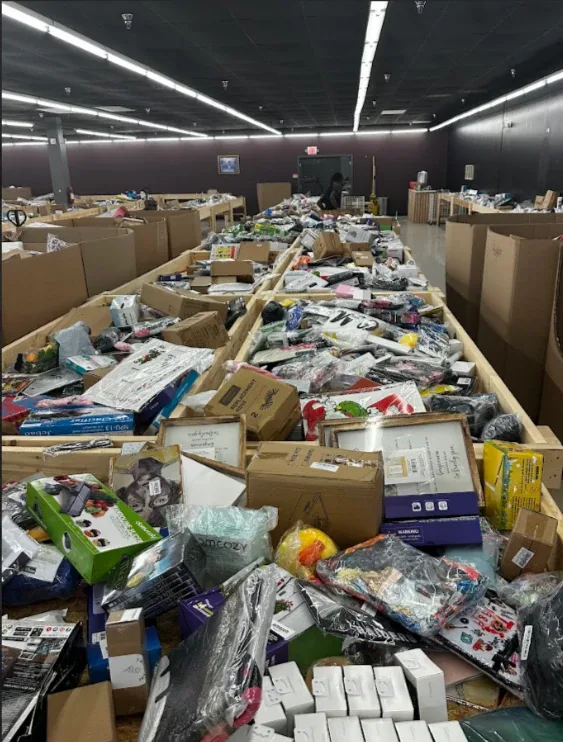 Big Bin Liquidator interior merchandise display - discount store in fayetteville, north carolina.