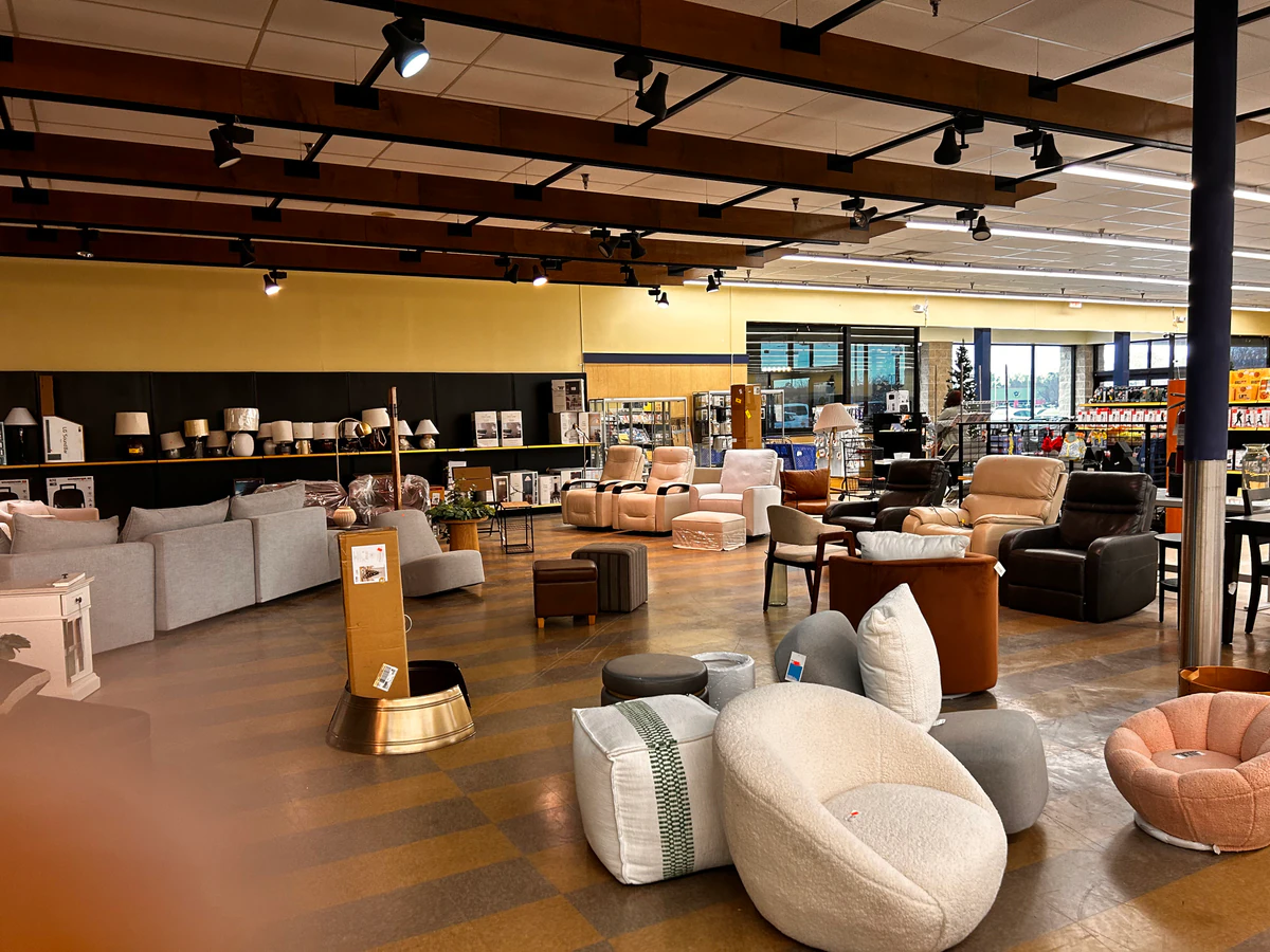 Bin Depot interior merchandise display - wholesaler in florence, south carolina.
