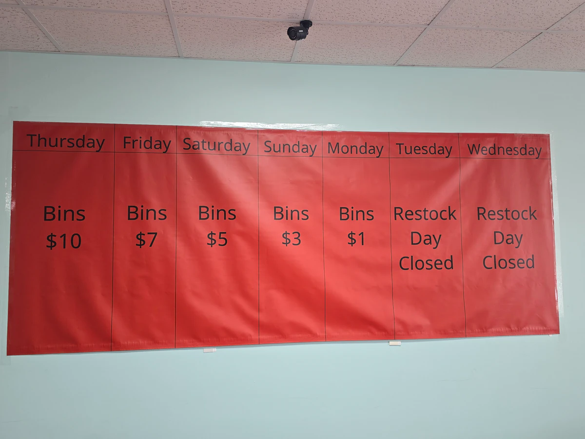 Bin Diggin interior merchandise display - discount store in dothan, alabama.