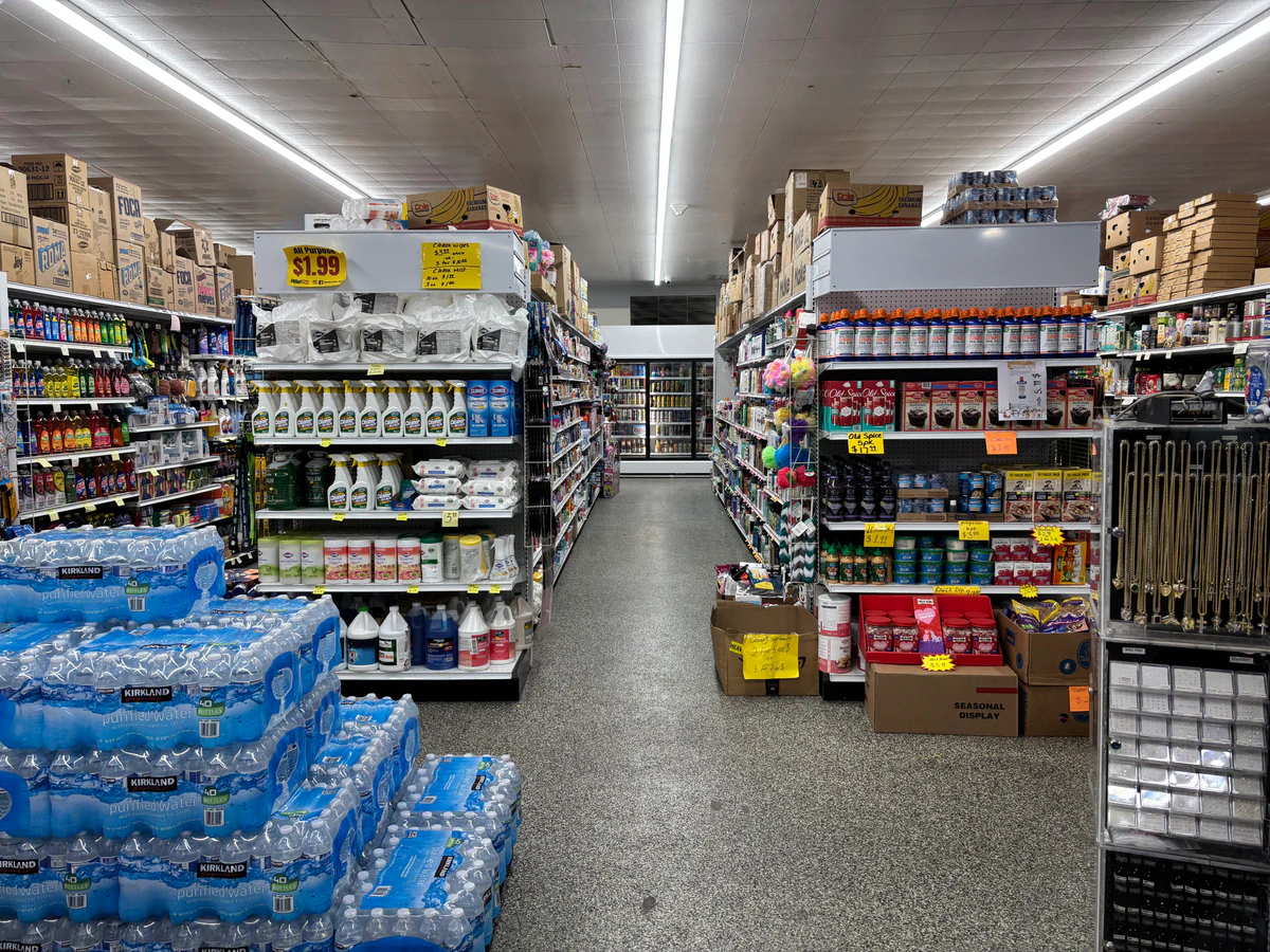 Bin Stores in Ceres, CA interior merchandise display - outlet store.