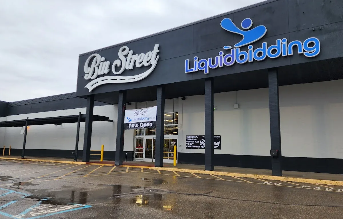 Bin Street Bin Store - High quality discount store in waterford twp, michigan.