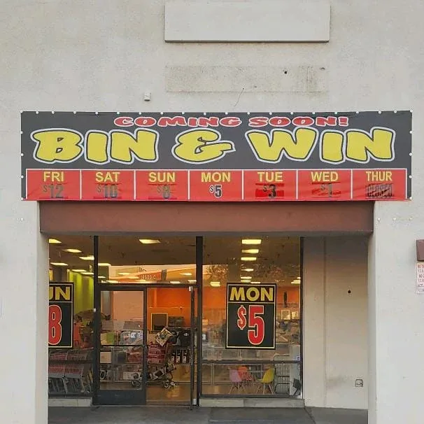 Bin & Win Hd interior merchandise display - discount store in victorville, california.