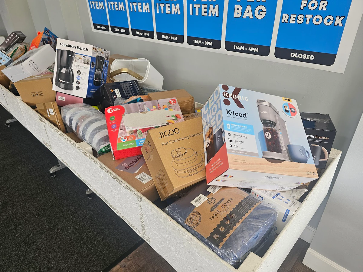 Binbuster Liquidation interior merchandise display - liquidator in greenwood, south carolina.