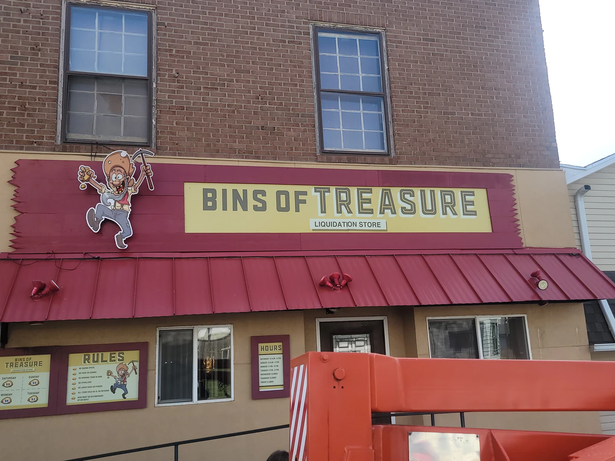 Bins of Treasure Liquidation - High quality liquidator in dyersville, iowa.