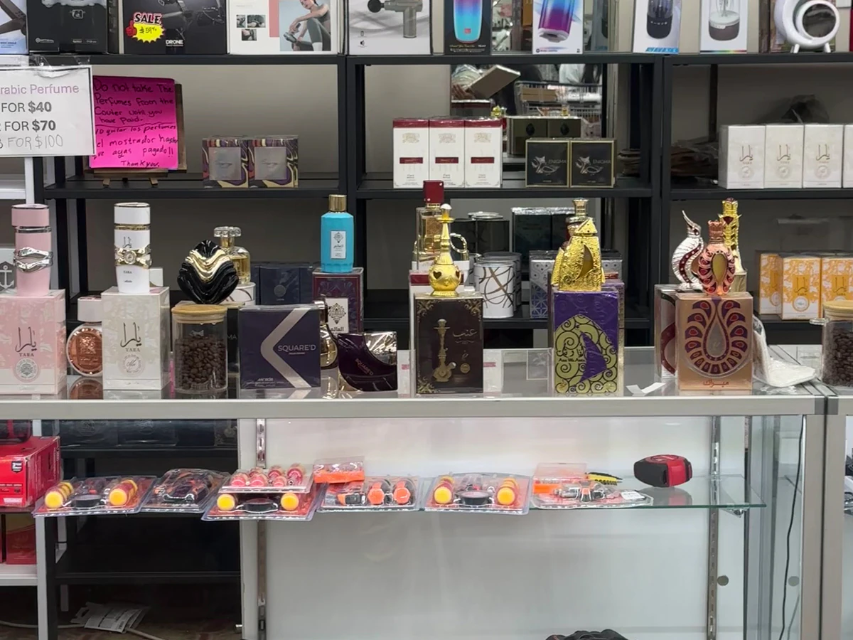 Black Friday daily deals interior merchandise display - discount store in lanham, maryland.