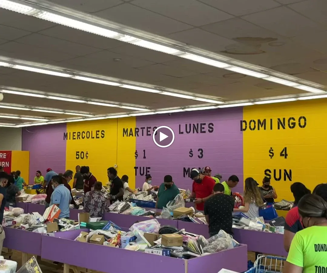 Black Friday Deals Hidalgo interior merchandise display - discount store.