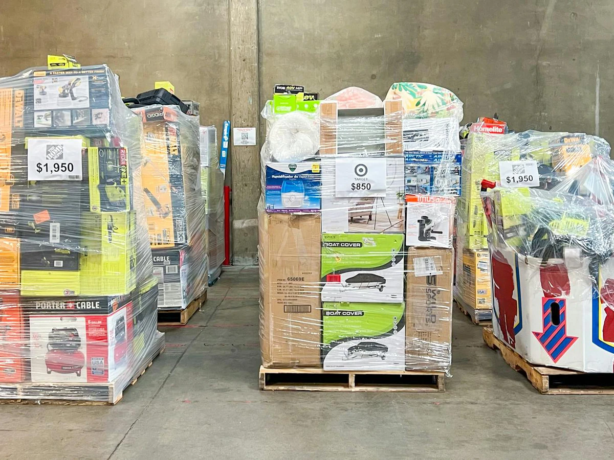 Black Friday Deals – MGM interior merchandise display - bin store in montgomery, alabama.