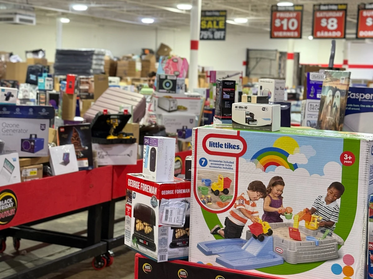 Black Friday Outlet interior merchandise display - discount store in fredericksburg, virginia.