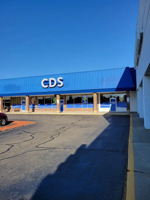 CDS Pallets interior merchandise display - discount store in sterling heights, michigan.