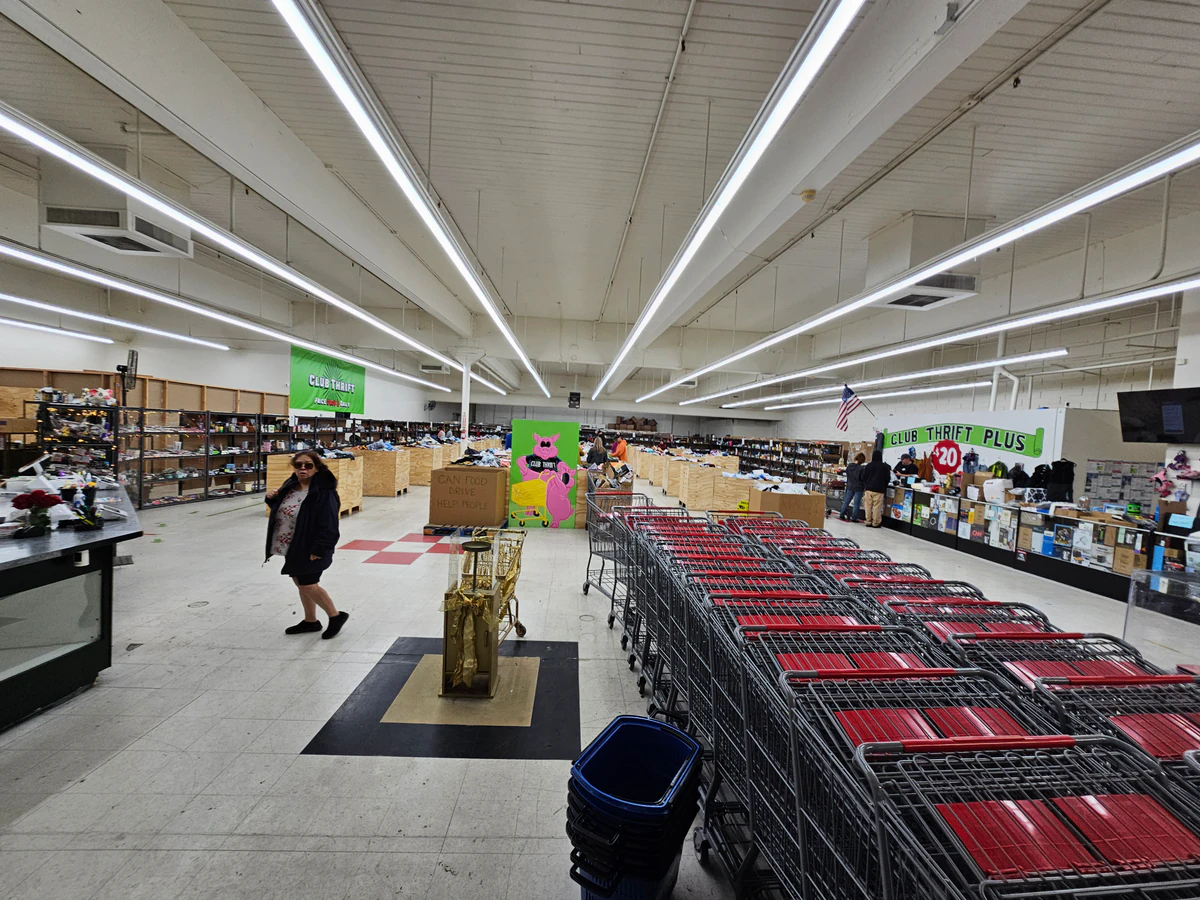 Club Thrift – Bin Store in Eugene, OR interior merchandise display - store in eugene, oregon.