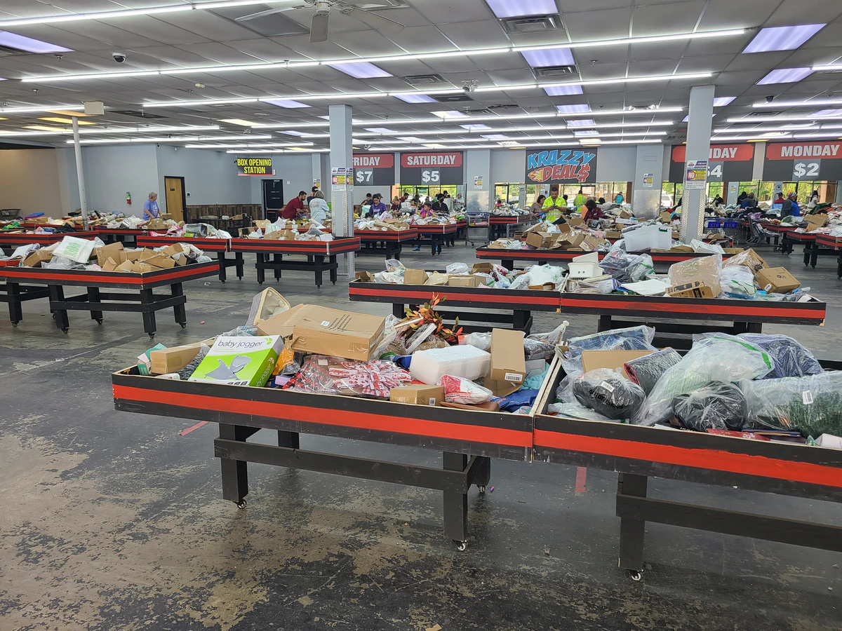 Crazy Hot Deals – Horn Lake interior merchandise display - bin store in horn lake, mississippi.
