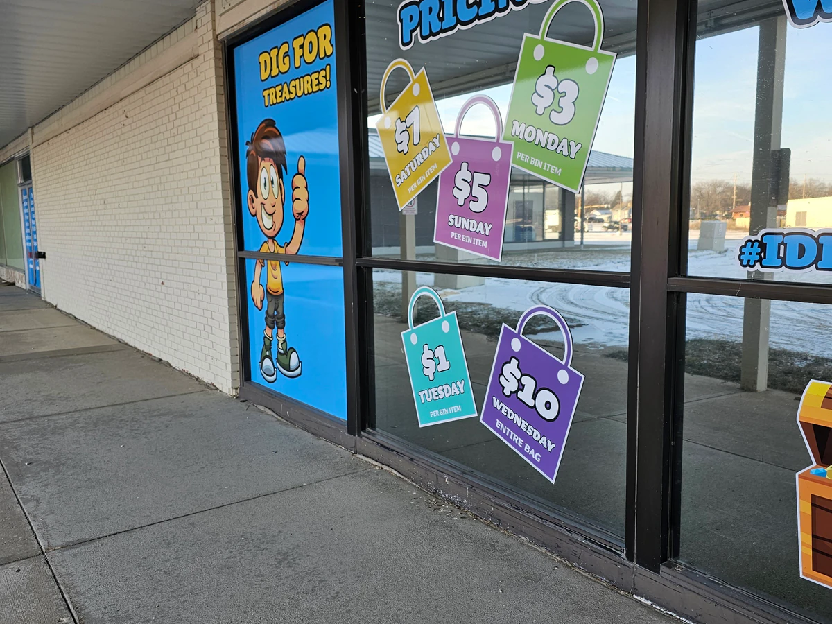 Daa Bin Store interior merchandise display - discount store in mason city, iowa.