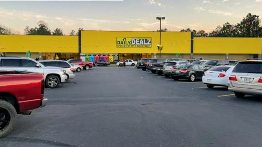 Daily Dealz interior merchandise display - store in macon, georgia.