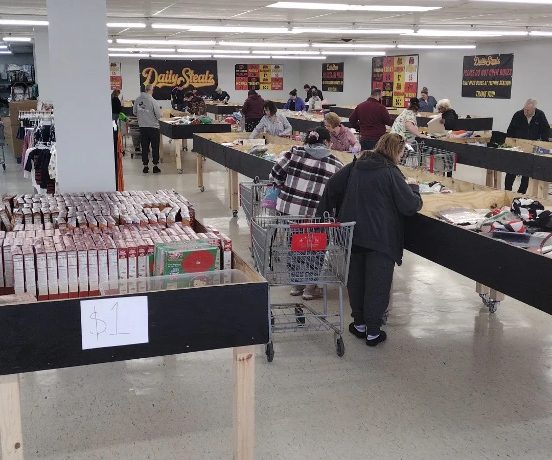 Daily Stealz interior merchandise display - discount store in warren, ohio.