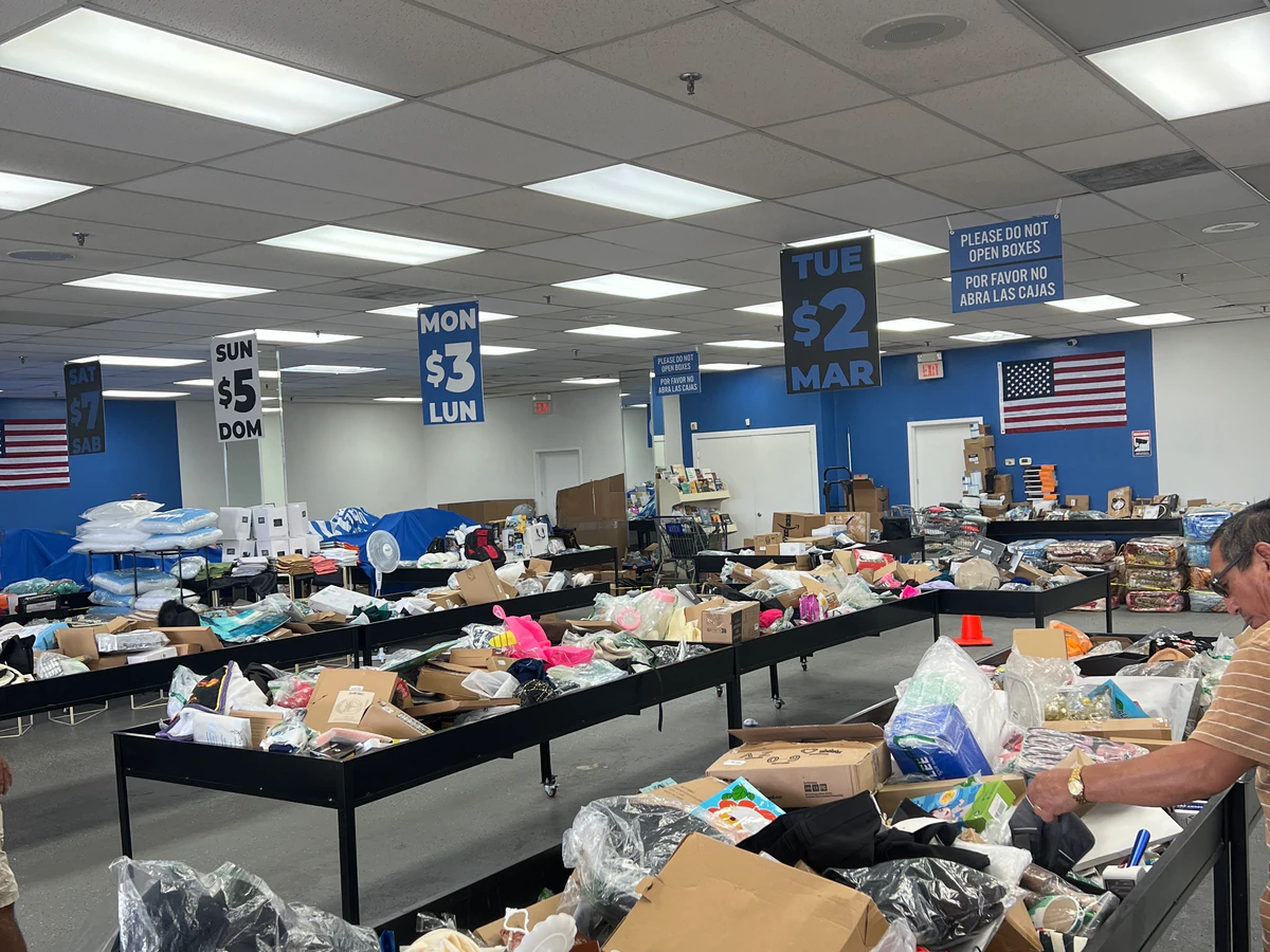 Deal Hub interior merchandise display - discount store in raritan, new jersey.