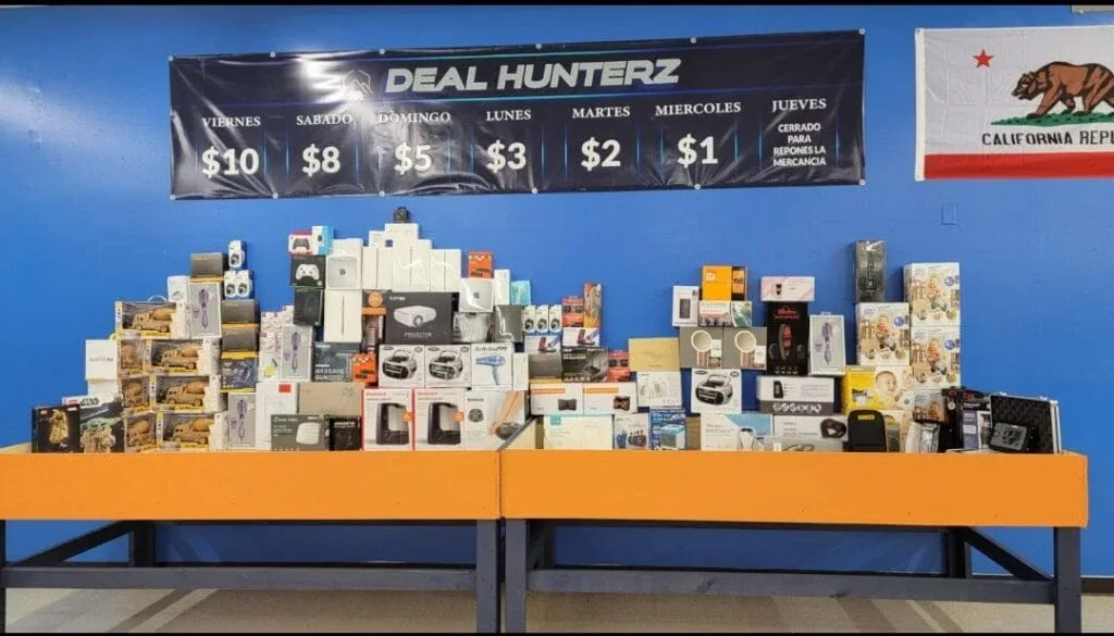 Deal Hunterz San Ysidro interior merchandise display - discount store in san ysidro, california.