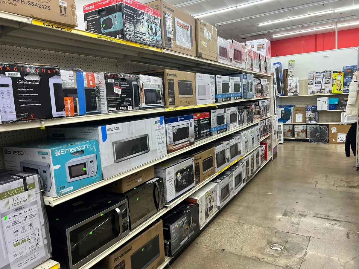 Deals To Go interior merchandise display - store in lancaster, texas.