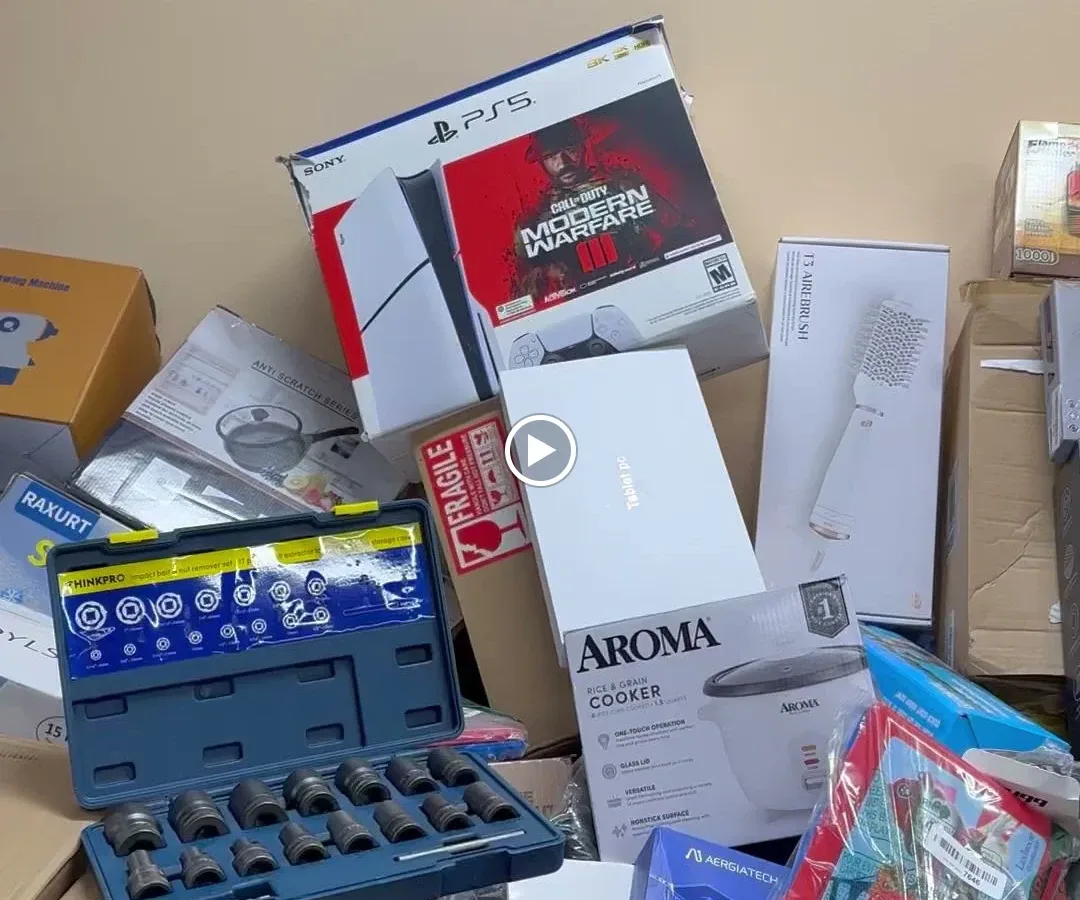 Dealz 4 Less – Kent interior merchandise display - liquidator in kent, washington.