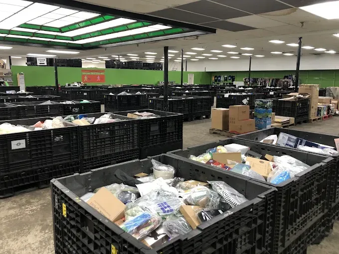 Diggers Bin Store - High quality discount store in harrisonville, missouri.
