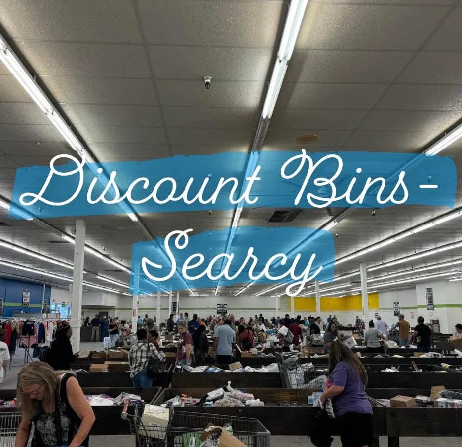 Discount Bins – Searcy interior merchandise display - discount store in searcy, arkansas.