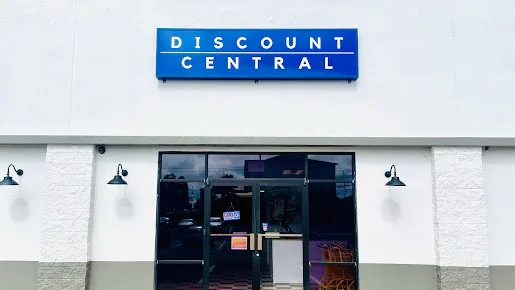 Discount Central Liquidation interior merchandise display - discount store in prattville, alabama.