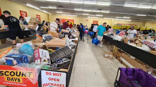 Discount Days interior merchandise display - discount store in mcallen, harlingen, edinburg, texas.