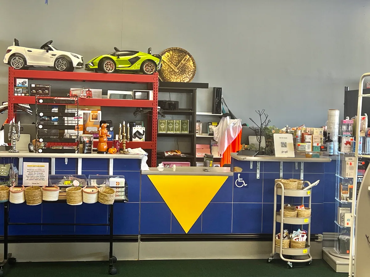 Finders Keepers Discount Store in Racine