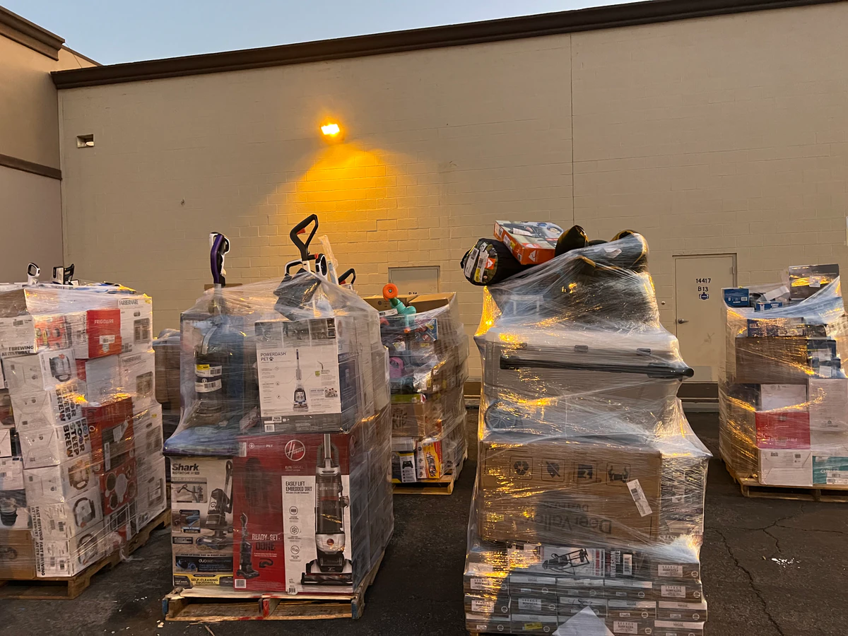 Fuego Deals interior merchandise display - bin store in baldwin park, california.