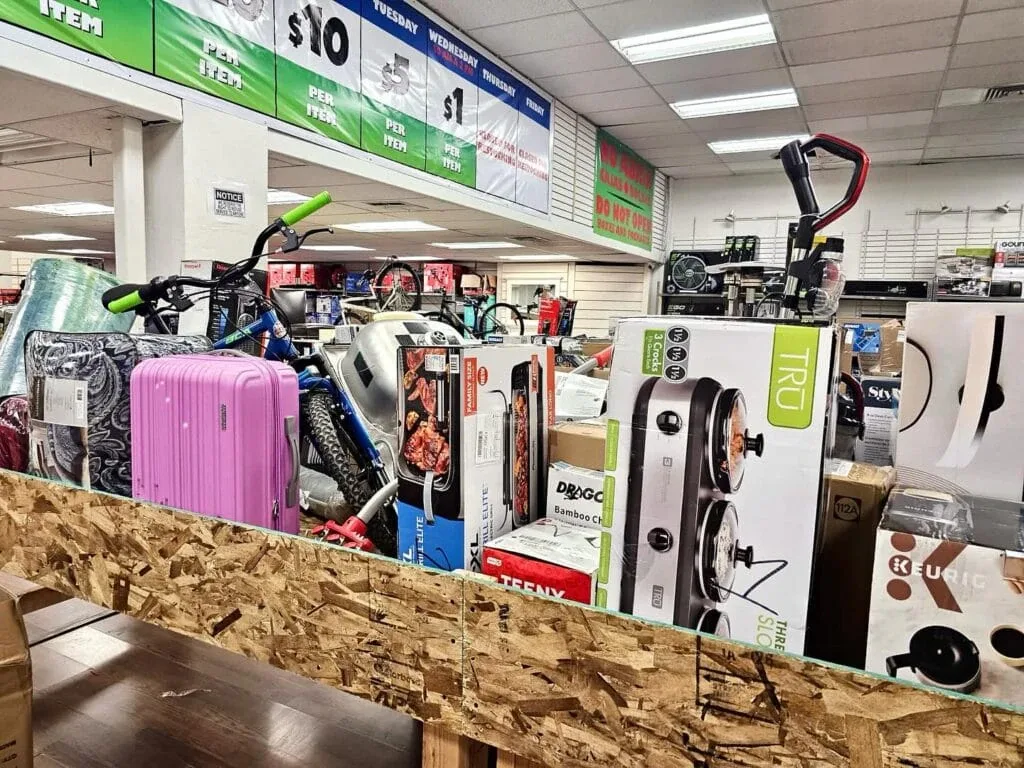 Imperial Valley Bins interior merchandise display - discount store in calexico, california.