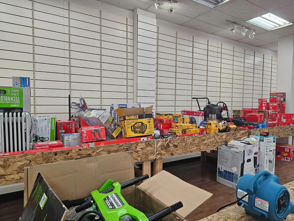 Imperial Valley Bins - High quality discount store in calexico, california.