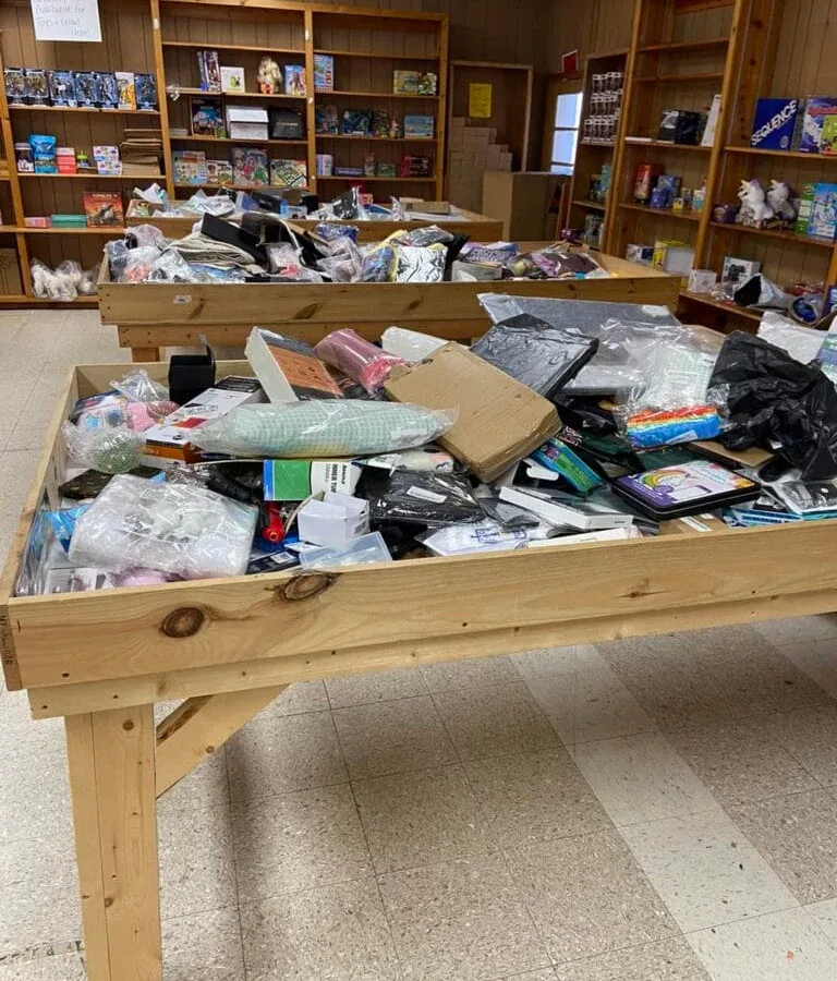 J&S Bargain bins - High quality store in bryant, alabama.