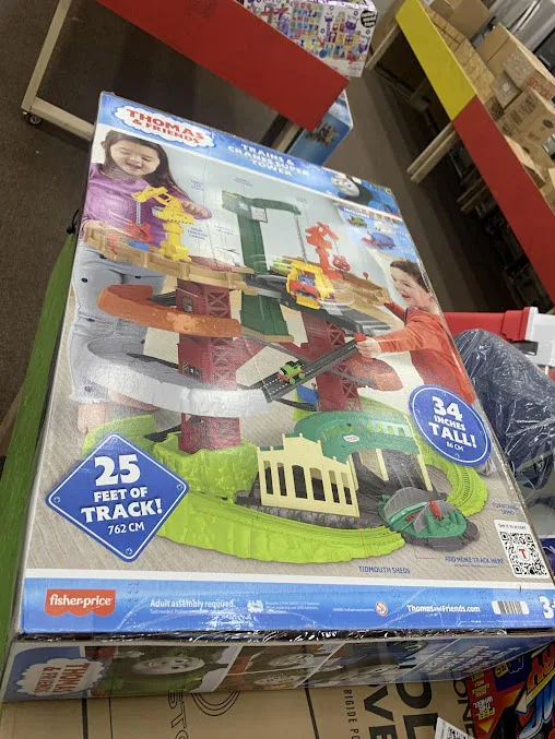 Krazy Hot Deals interior merchandise display - discount store in sherman, texas.