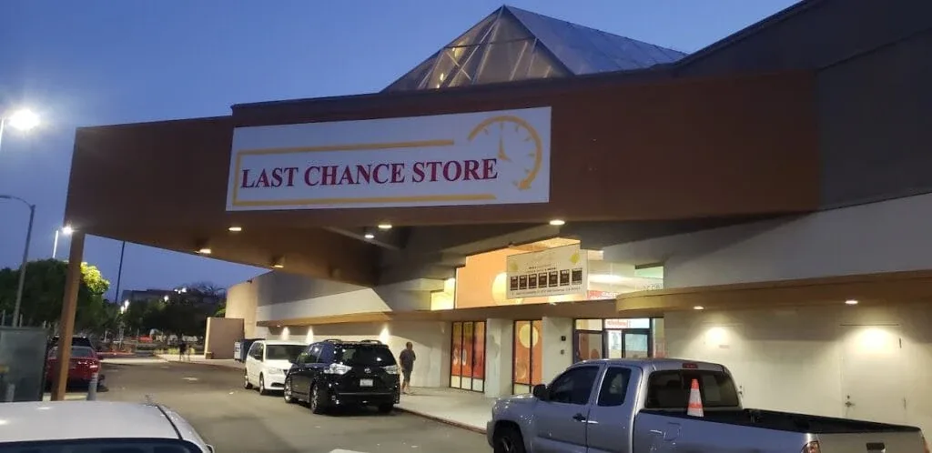 Last Chance Store – Torrance interior merchandise display - discount store in torrance, california.